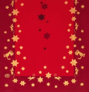 Rød juledug med stjerner og mus og kat