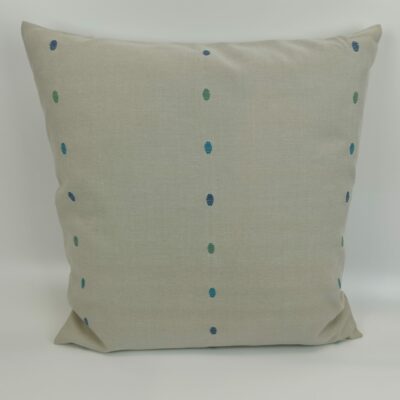 Sofa pude prikker 40 x 40 cm fra VDA